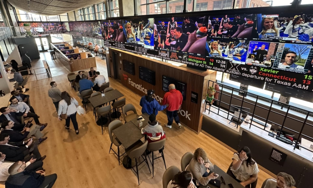 Watch The Game Sports Bars Breweries And Sportsbook Spots In